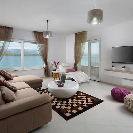Apartment By The Sea - 19422 *